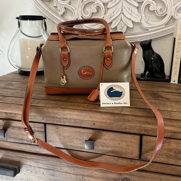 Vintage 1980s Dooney & Bourke Classic Tan and Brown Leather Dr Handbag - Picture 1 of 11